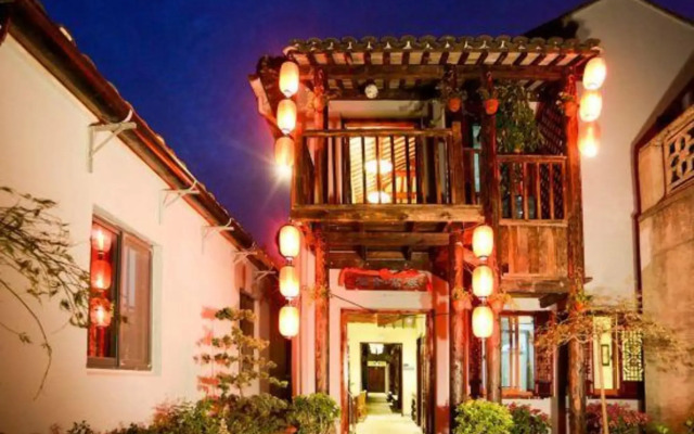 Zhouzhuang Hanshe Ziteng Bieyuan