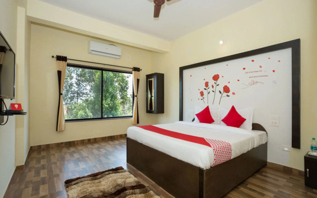 OYO 12936 Hotel Paradise