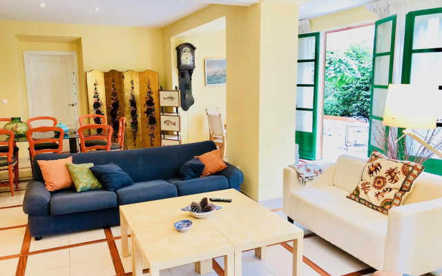 Covas Seabreeze Cottage