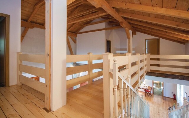 Amazing Home in Lozovac with Hot Tub, WiFi & 4 Bedrooms