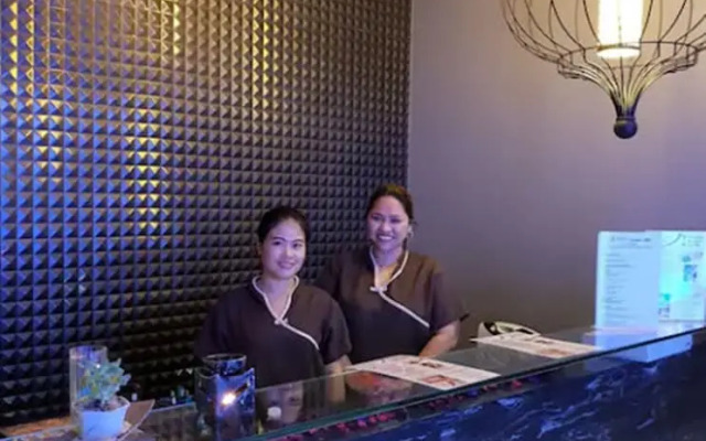 Azure Luxury City Suites by VacationsPH
