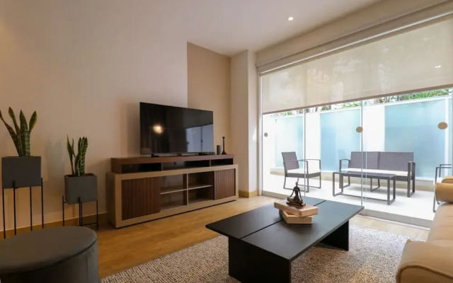 w Stunning 1BR Near Malecon in Barranco