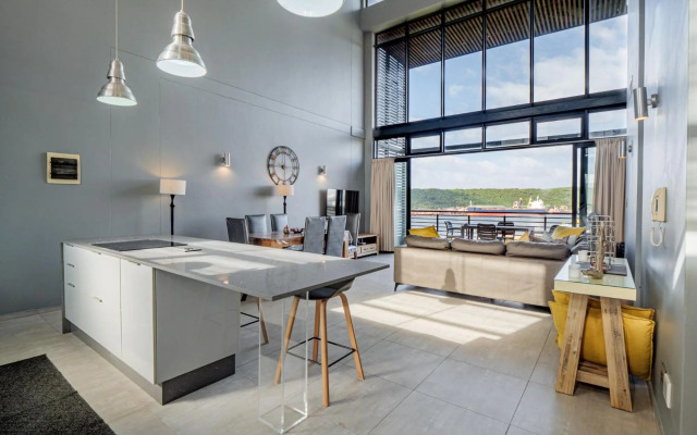 516 Point Bay - Super Stylish for Less