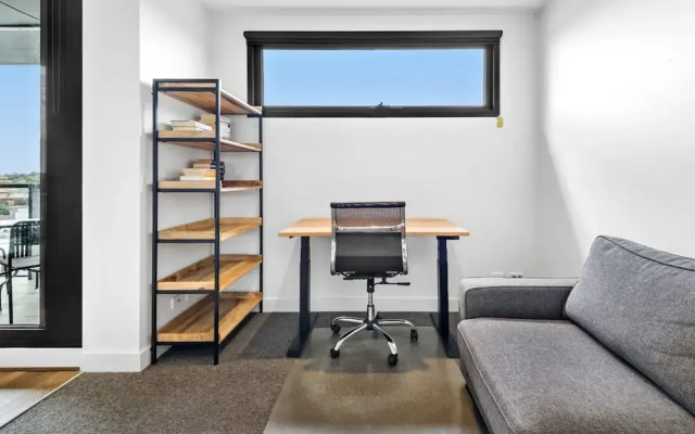 Pristine 1-bed Apartment Near Local Cafes