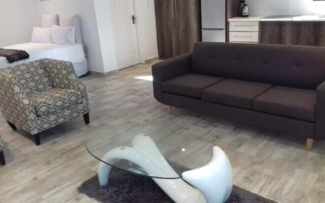 Mayberrypark Guest Lodge