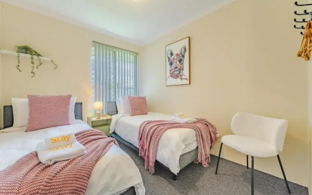 StayAU 4BR Family Retreat with Garden