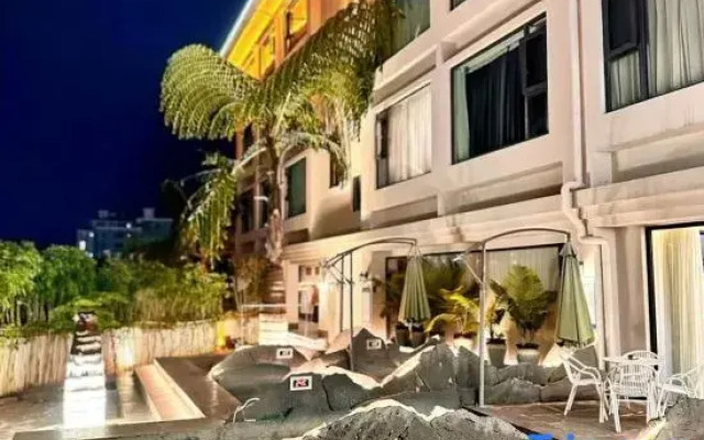 Yuexinyuan Hot Spring Resort Hotel