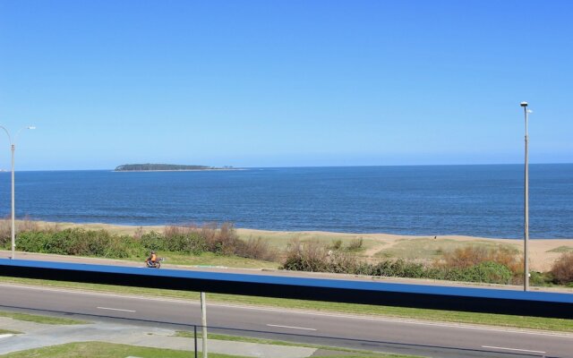 Ocean Front Deluxe Apartment