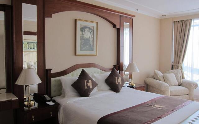 Clifford Hotel