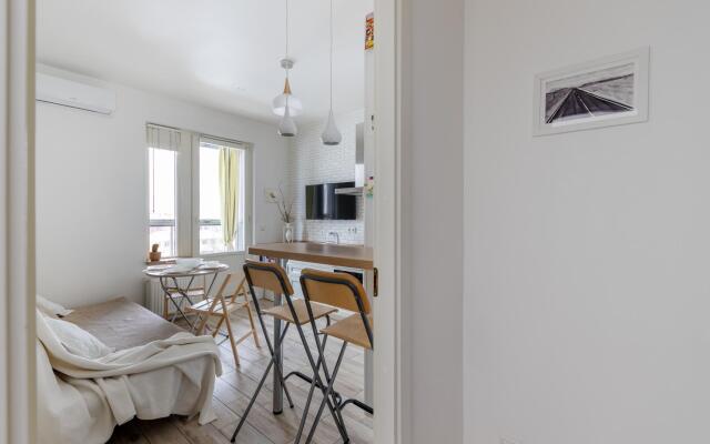 БелосНежность на набережной Обводного канала 108