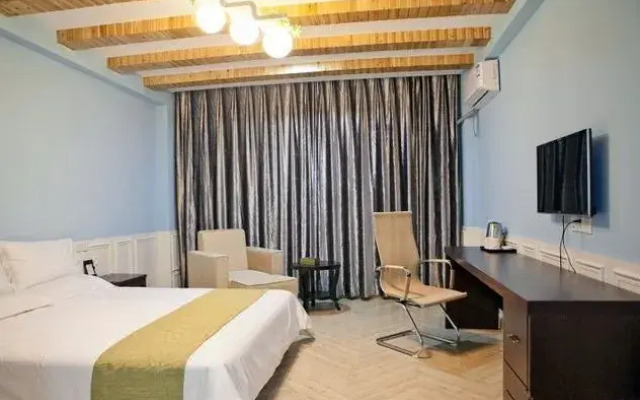 Durian Candy Hotel (Zhuji Diankou Town Passenger Station)