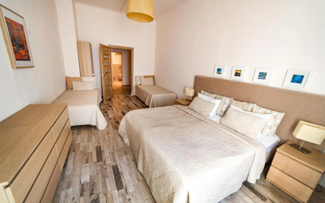 Lounge Apartments