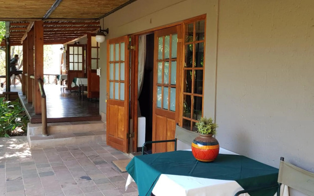 Tuskers Bush Lodge B&B
