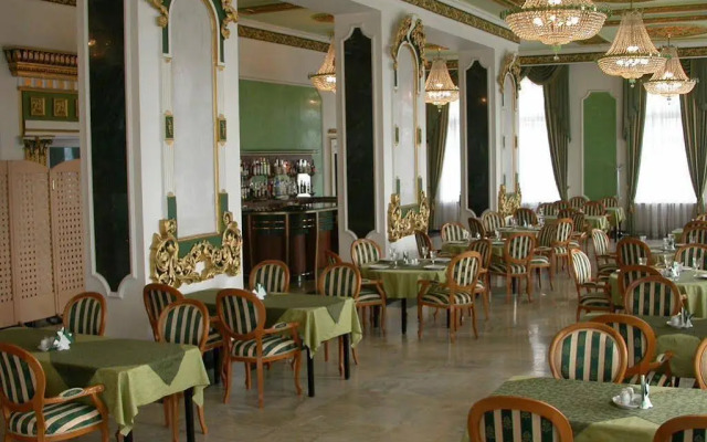 Warsaw Hotel