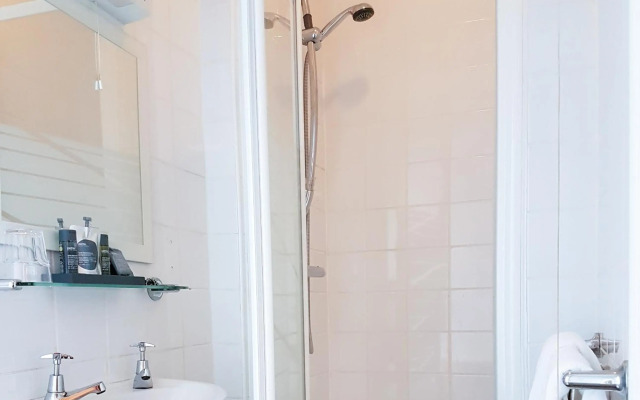 The Cumberland Hotel - OCEANA COLLECTION