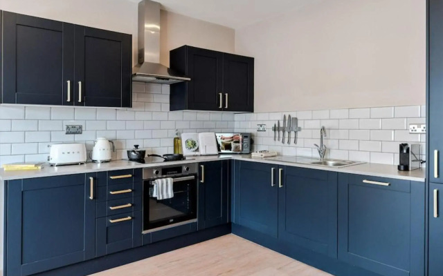 Your Apartment Shepherd's Bush