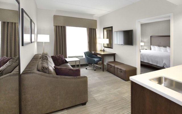 Hampton Inn & Suites Pittsburgh/Harmarville