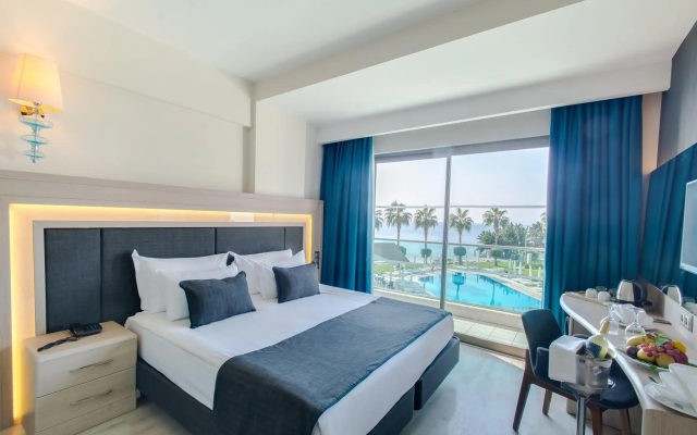 Falcon Hotel