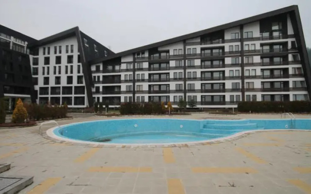 Studio New Estate in Aspen Valley