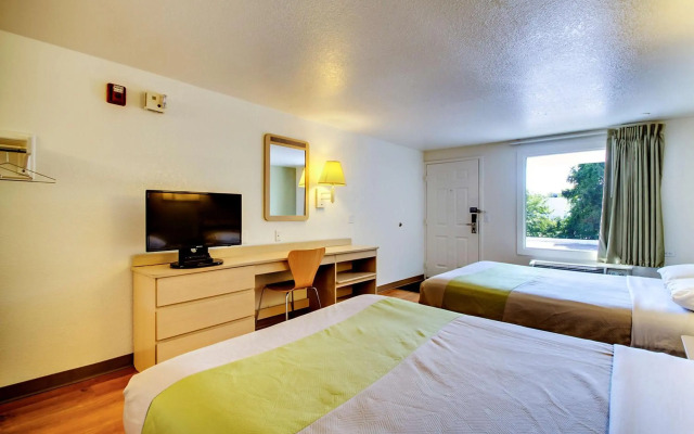 Rodeway Inn