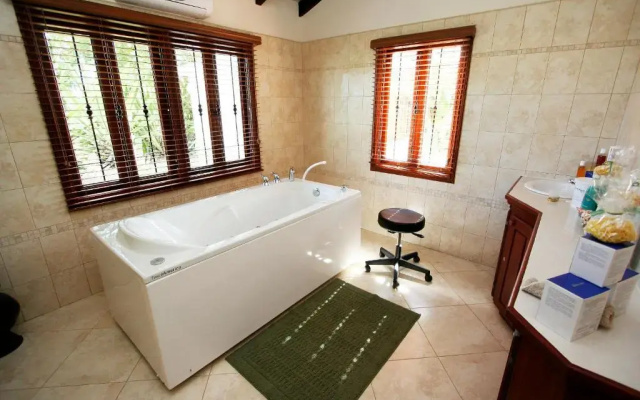 Sugar Cane Club Hotel And Spa