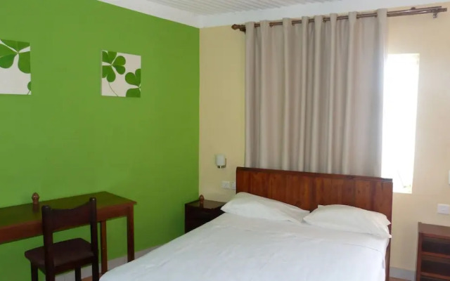Le Cactus Guesthouse
