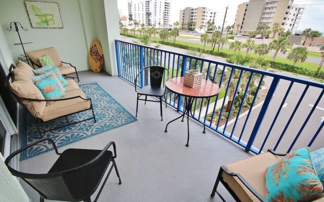 Oceanwalk 18-304 Apartment 3