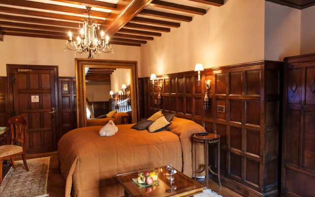 Hillbark Hotel