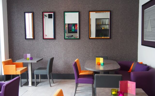 Porte de Versailles Hotel