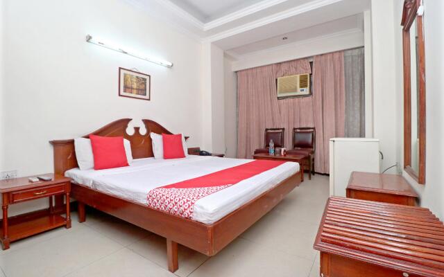 OYO 24483 Hotel Plaza