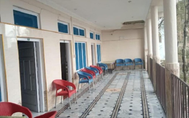 Three Star Hotel
