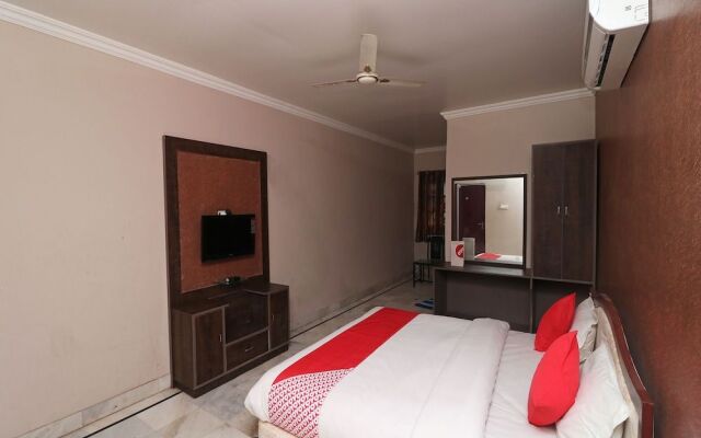 Oyo 26824 Shagun Palace