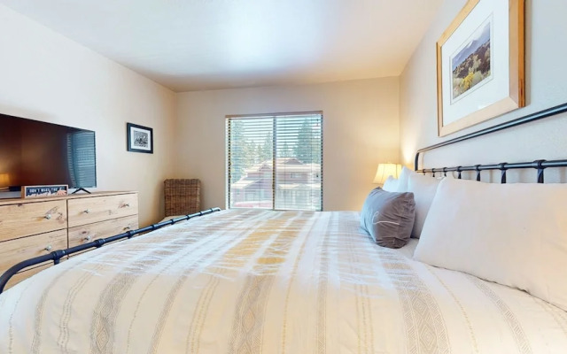 Hidden Valley 107 Quite and Cozy, Shot walk to the Village by RedAwning