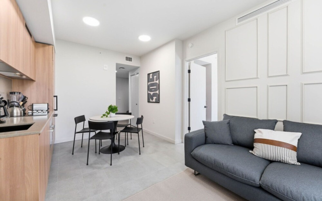 2BR + Den Downtown Miami for 5