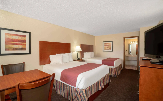 Ramada Pigeon Forge South Hotel