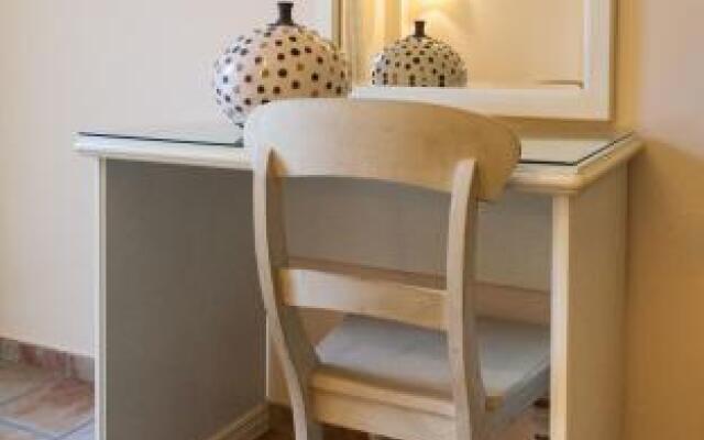 Avli Rooms