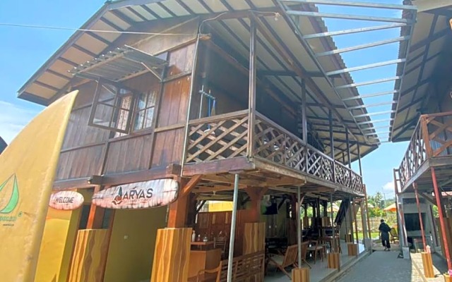 Arya Surf Camp