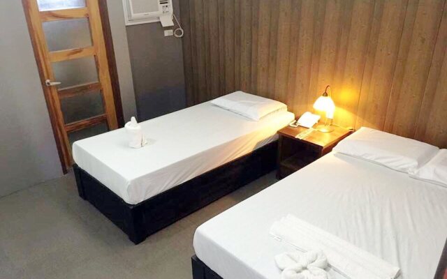 West Gate Hotel