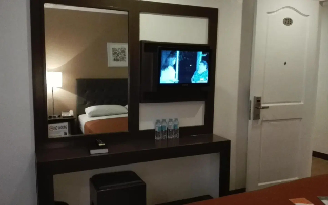 OYO 106 24H City Hotel