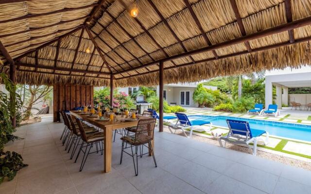 Outstanding Oasis 7BR 7BA Villa With Private Pool