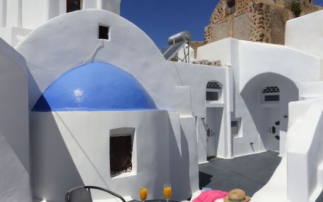 Church & Cave - Santorini Private Residences