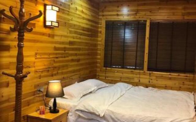 Chuitai Mountain Forest Guesthouse