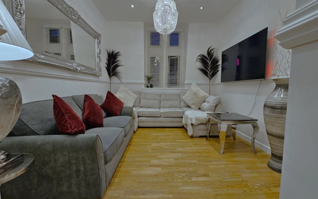 White Tulip Central 3bedroom Duplex Loft