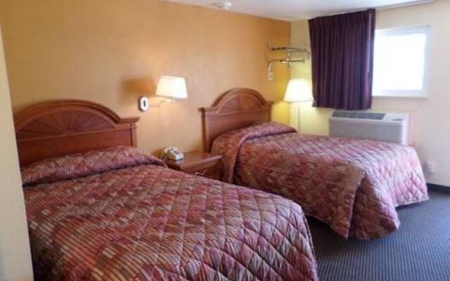 Camelot Inn Elyria