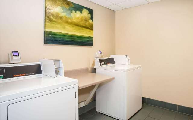 La Quinta Inn & Suites by Wyndham Melbourne Viera
