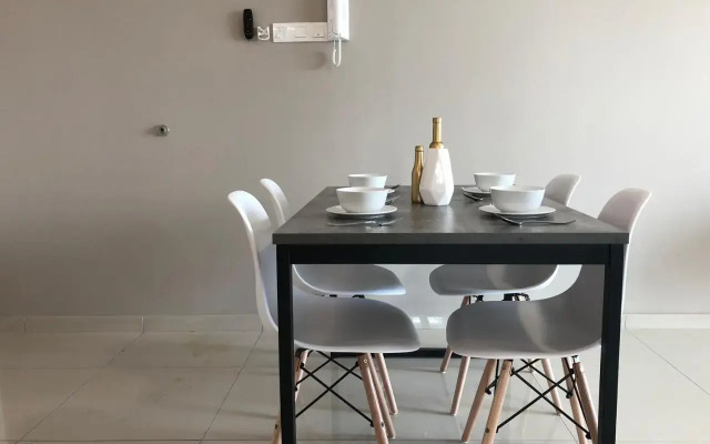 [SLEEP 5PAX] Natural Living (i-Soho, i-City)