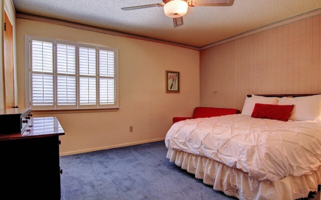 Blue Diamond Retreat