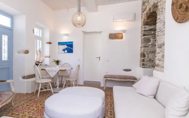 Cycladic House Tinos in the Heart of Tinos City