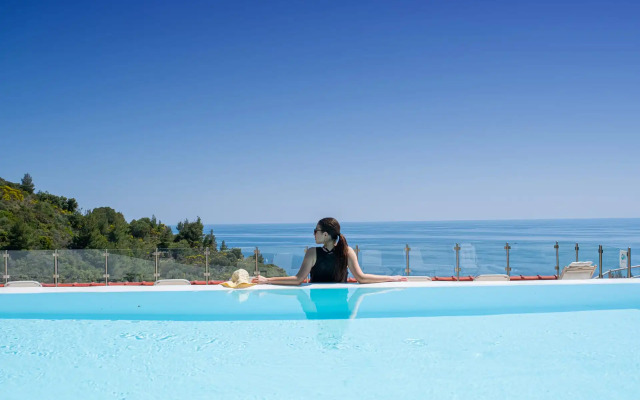 Koumaros Aparthotel
