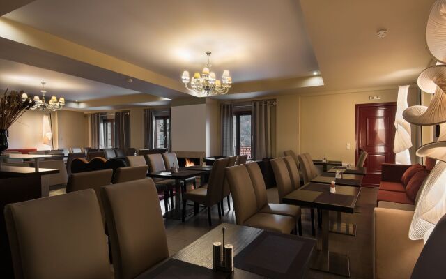 Maniatis Hotels & Resorts